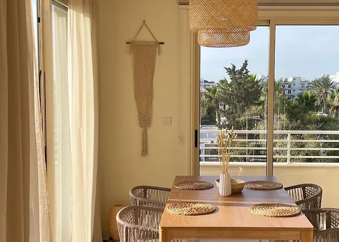 Palm View Residence With Private Rooftop