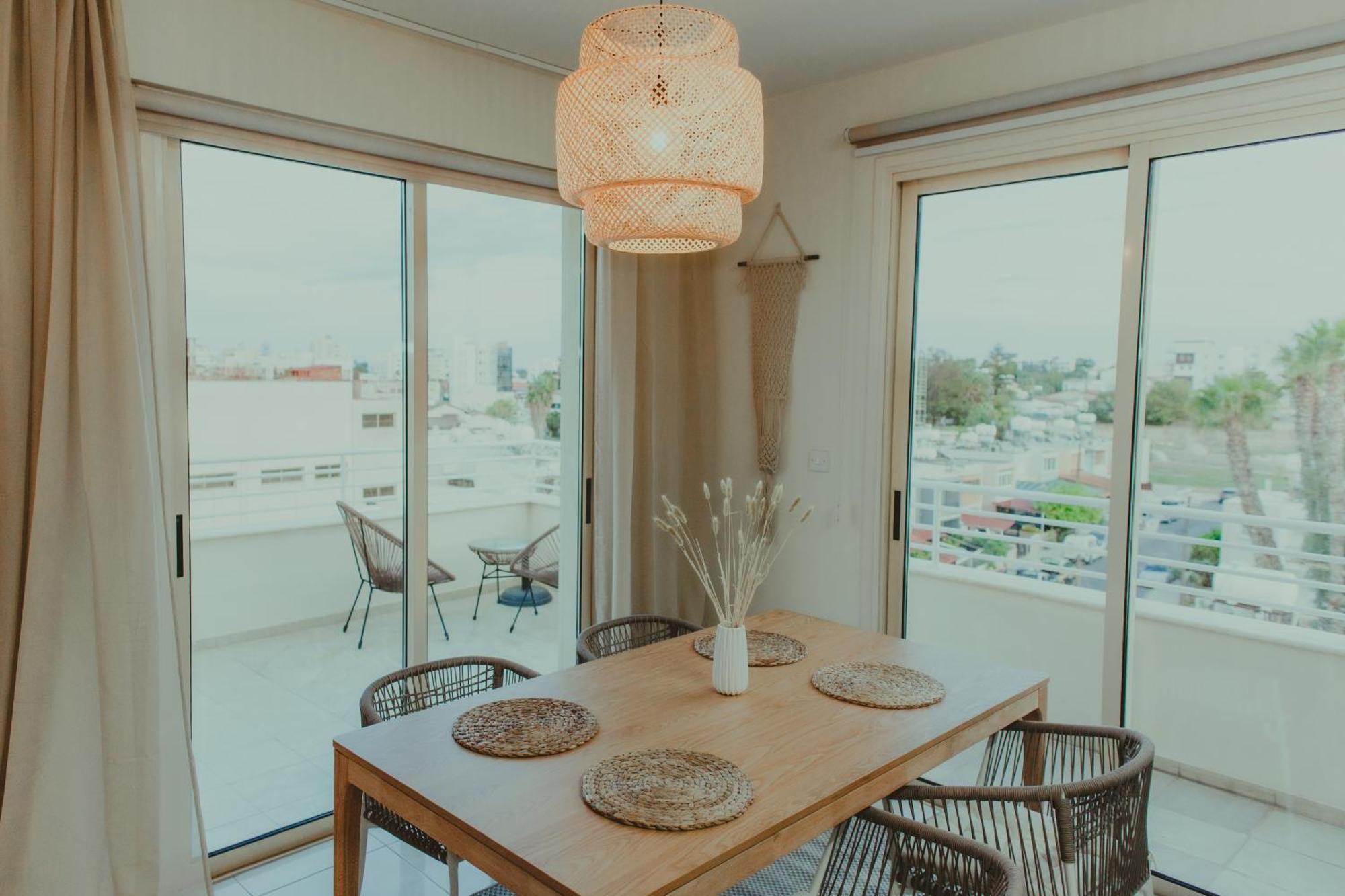 Palm View With Private Rooftop Διαμέρισμα *